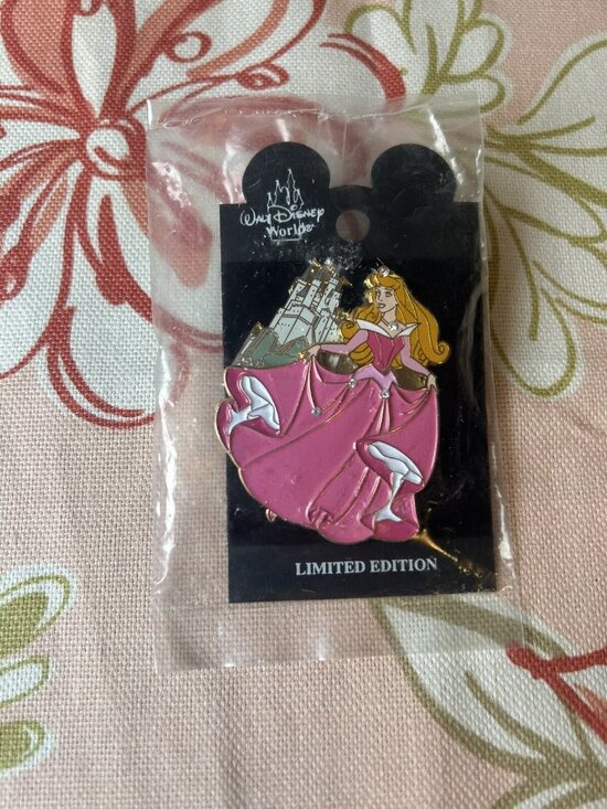 Disney Jewelry - DISNEY Pin SLEEPING BEAUTY PRINCESS BALL EVENT PIN ON CARD LE 1500 WDW Aurora